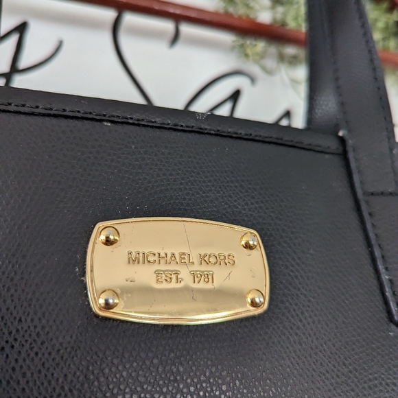 Michael Kors Jet Set Travel Tote Black - Picture 6 of 10